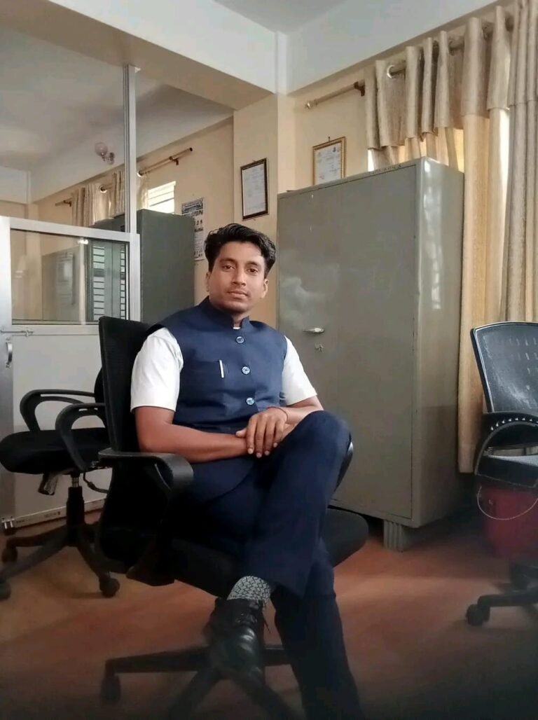 Anil Kumar Kushwaha. Parsa District Court assistant accountant murder case